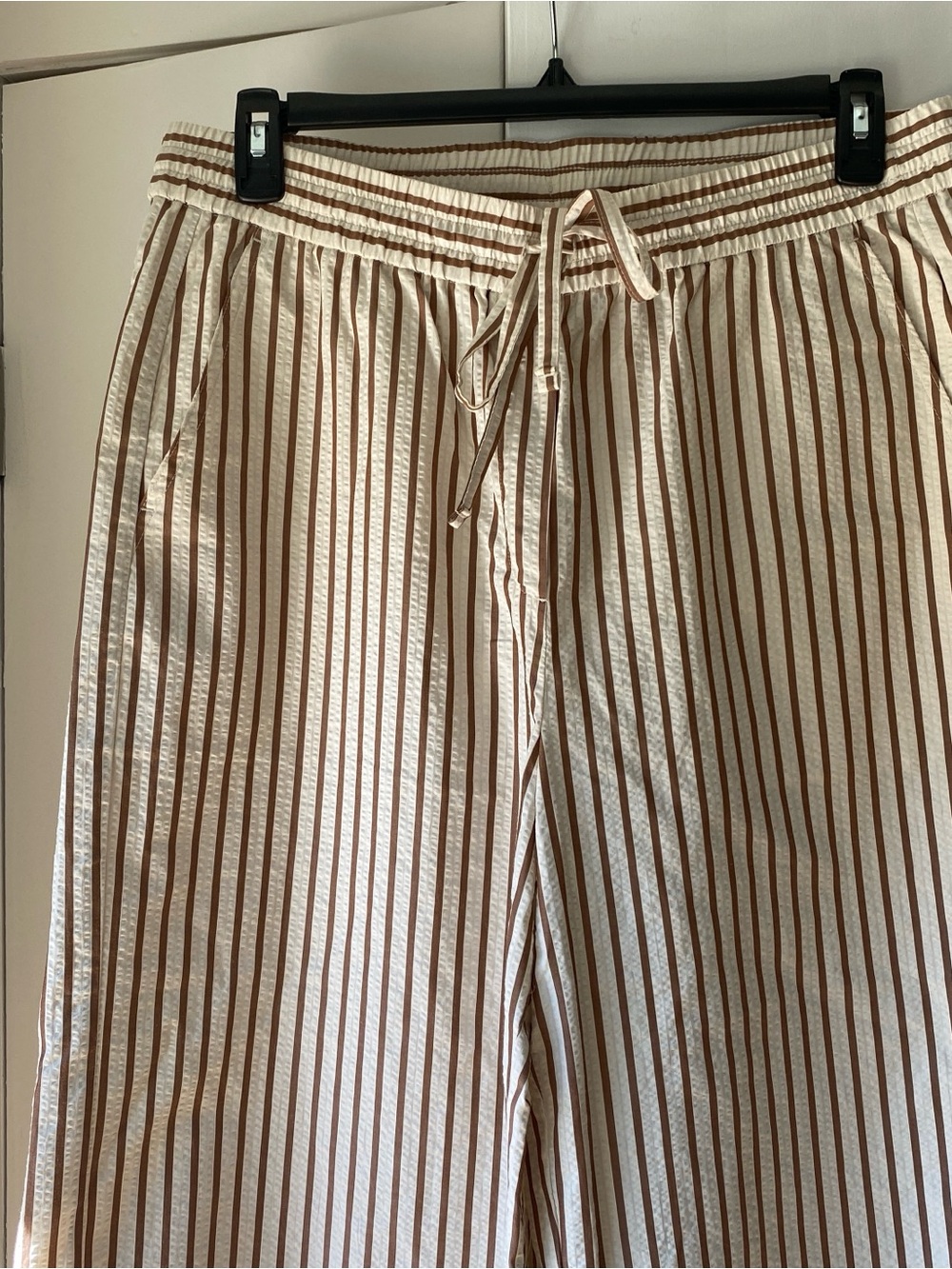 Banana Republic Factory Cream and Brown Striped Cropped Drawstring Pants